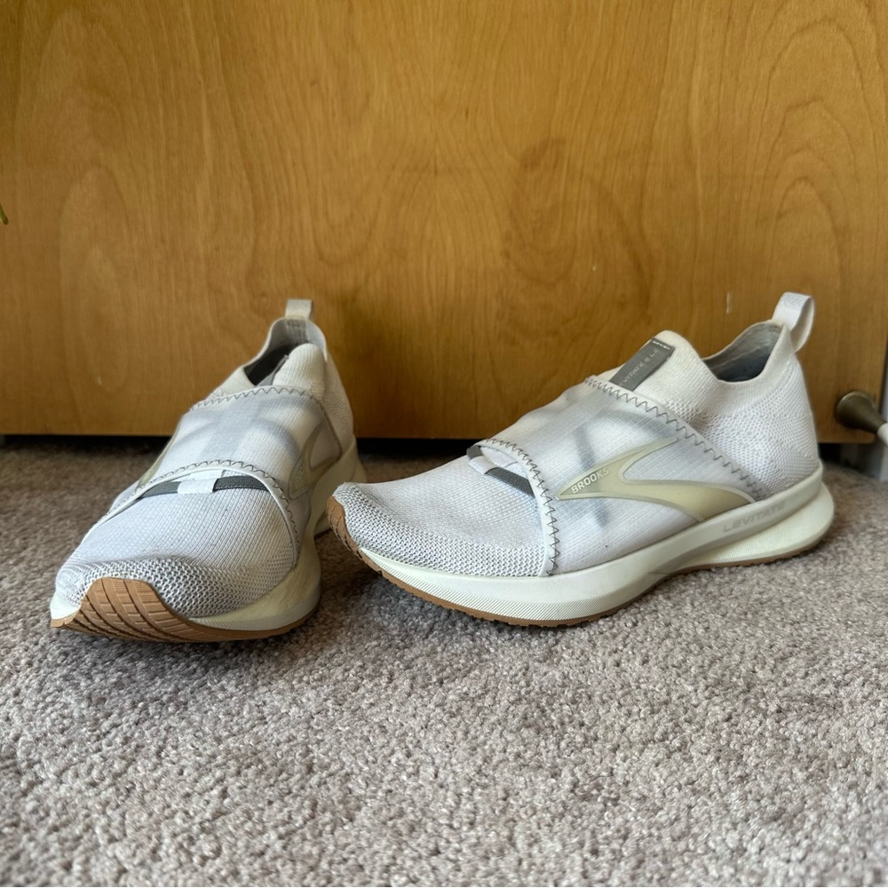 Brooks Levitate 4 LE White Slip-On Running Shoes